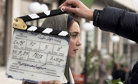 سر صحنهی «پشت دیوار سکوت» (مسعود جعفریجوزانی)